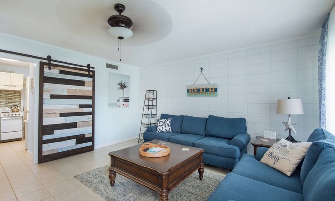 New Smyrna Beach Condo | Cozy 1-bedroom condo in beautiful New Smyrna Beach.