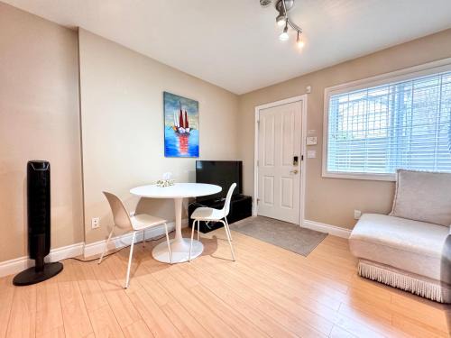 Marpole Apartment | Cozy 1bedroom Suite in Vancouver Westside