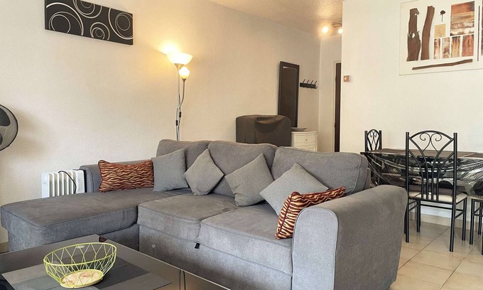 Les Termes Apartment | Cozy 1BR Apartment with Pool View, Terrace, and Wi-Fi in Mandelieu-la-Napoule