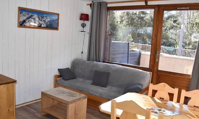 Pralognan-la-Vanoise Apartment | Cozy 1BR Apartment in Central Location with Terrace, Near Ski Lift