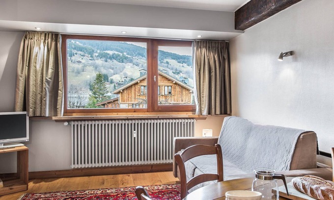 Le Planellet Apartment | Cozy 1BR Apartment in Megève Centre - Sleeps 3, Near Market, Easy Access, Secure Parking
