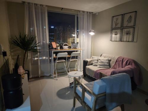 Pasig House | Cozy 1BR Corner with Panoramic City Skyline View
