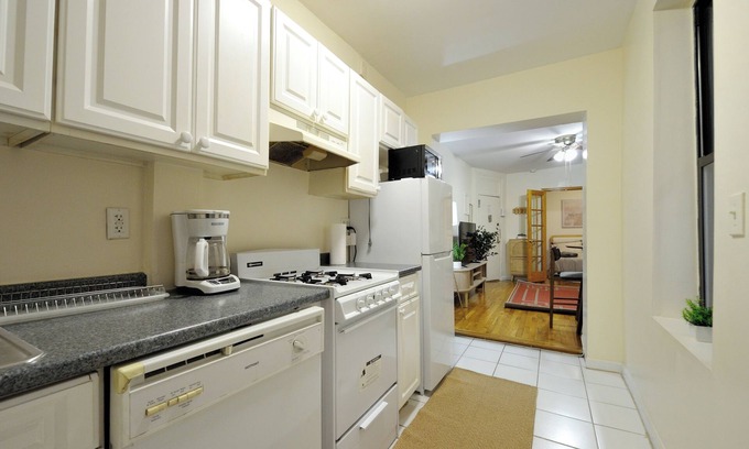 Upper East Side Apartment | Cozy 1BR in Upper East Side - Near Central Park!