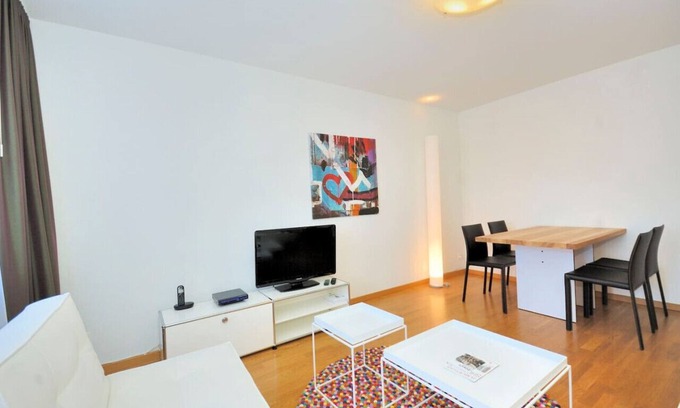 Muhlebach Apartment | Cozy 1BR near lake with balcony (Mill 4.22)