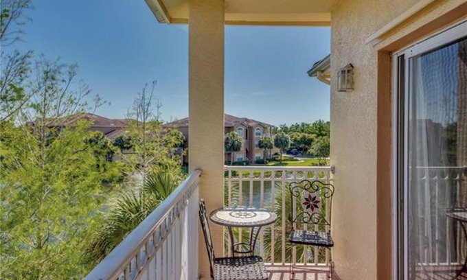 Iona Condo | Cozy 2 bed 2 bath condo minutes to Sanibel