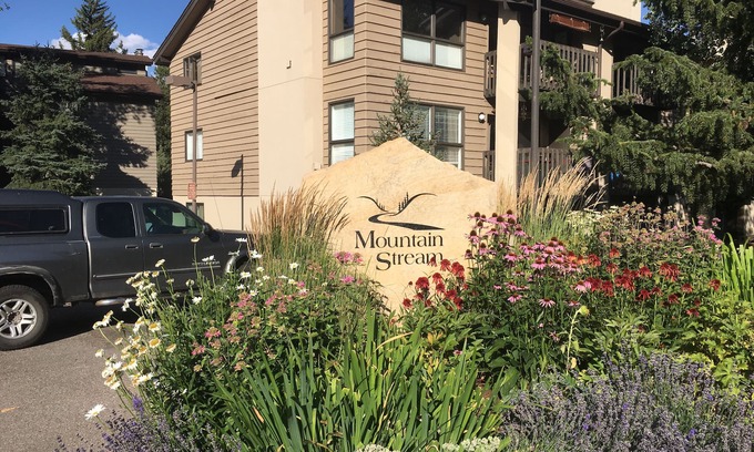 Avon Condo | Cozy 2 Bed/2 Bath Condo Located on the Eagle River Between Vail &Beaver Creek