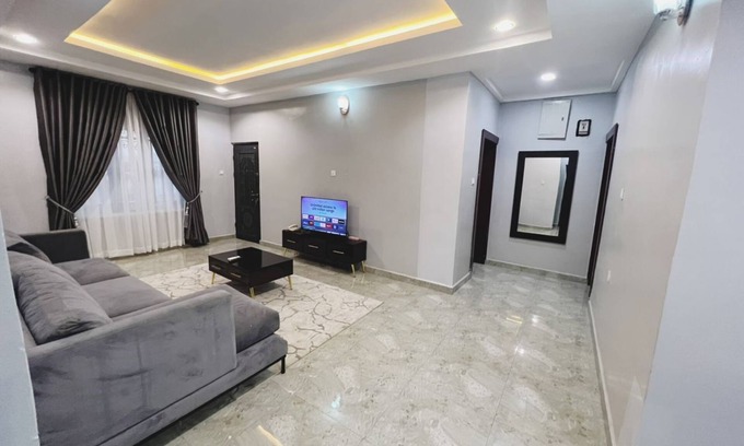 Abuja Apartment | cozy 2 bed apt. with free Wifi and 24hrs power, Jahi, Abuja