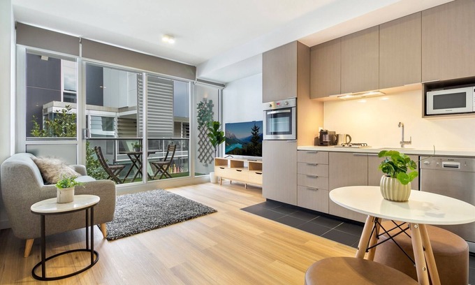 Fitzroy North Apartment | Cozy 2-Bed only 15 Min to Melbourne CBD