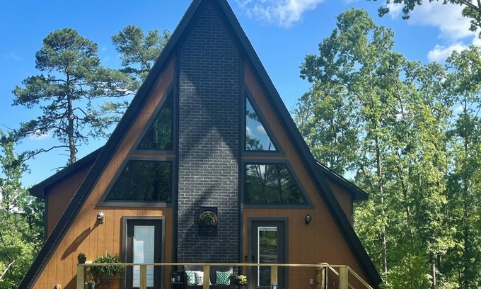 Hot Springs Village Cabin | Cozy 2-bedroom A-Frame Cabin in charming Hot Springs Village