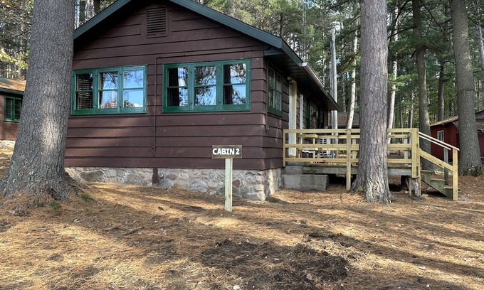 Rhinelander Cabin | Cozy 2-bedroom cabin on Wisconsin River Chain -n200' from the Beach Bar & Grill