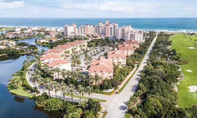 Palm Coast Condo | Cozy 2-bedroom condo with WiFi, AC in charming Palm Coast - Walk to the ocean!