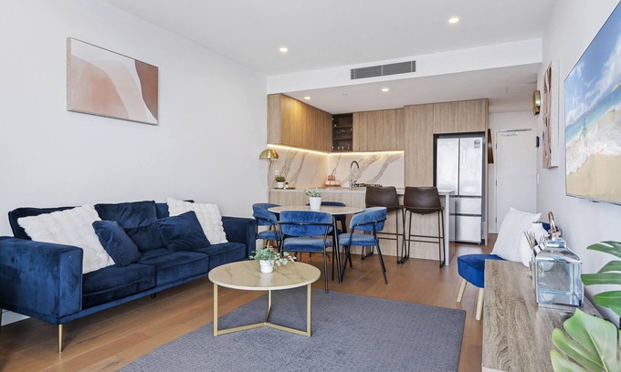 Broadbeach Apartment | Cozy 2 Bedroom Ocean View Unit No Parking - Q Stay