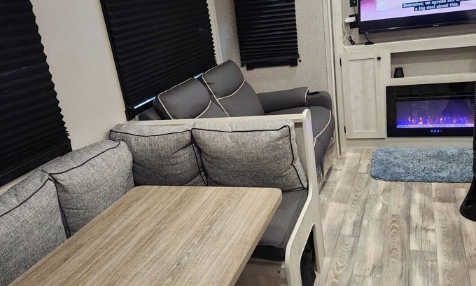 Clear Lake Shores House | Cozy 2-bedroom RV in charming Kemah with WiFi, AC