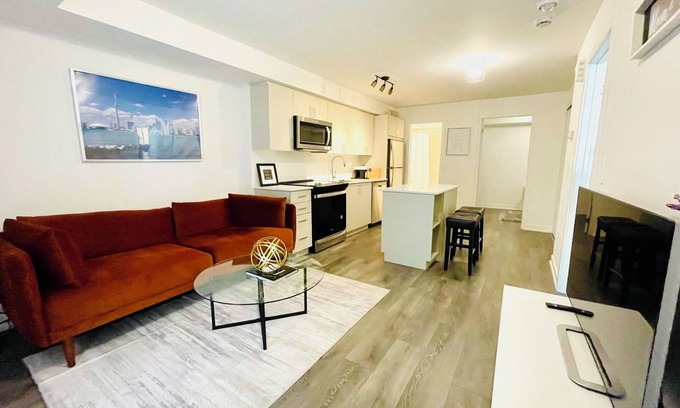 Victoria Village House | Cozy 2 Bedroom townhome in Toronto!