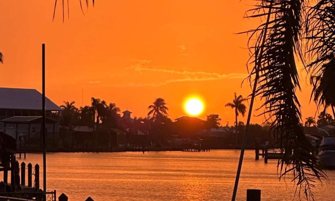 Fort Myers Shores House | *Cozy 2 BR * Waterfront home with Heated Pool
