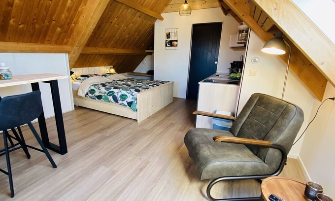 Aagtekerke House | Cozy 2-person holiday studio apartment in Aagtekerke, near Domburg