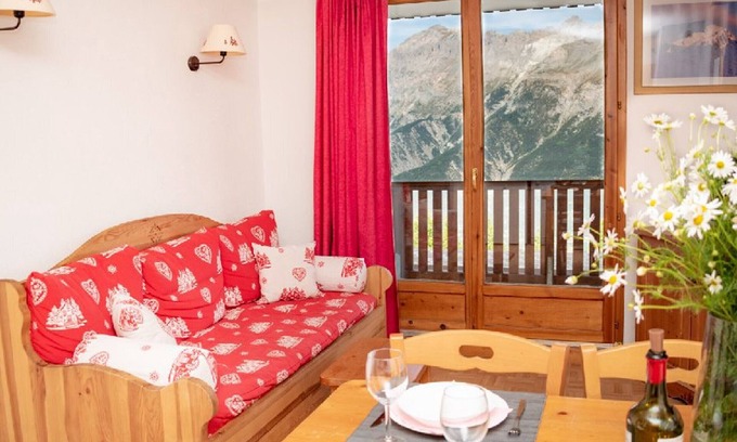 Puy-Saint-Vincent Apartment | Cozy 2-Room Apartment with Balcony, Sleeps 6, Near Slopes at Les Gentianes Residence, Puy-Saint-Vincent