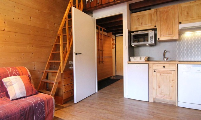 Viel-Alpe Apartment | Cozy 2-Room Apartment for 5 with Ski-In/Ski-Out Access at Alpe d'Huez