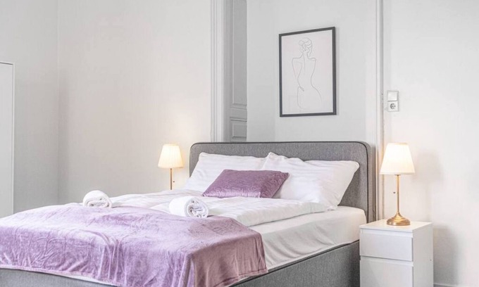 Wahring Apartment | Cozy 2BR Apt. near AKH Hospital-ideal for Longstay