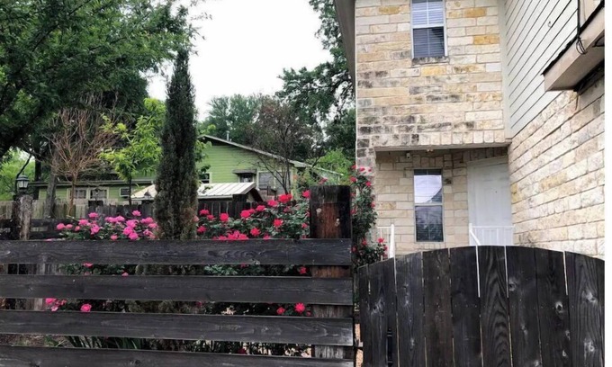 University Hills and Windsor Park House | Cozy 3-bed townhouse near Mueller and DT Austin
