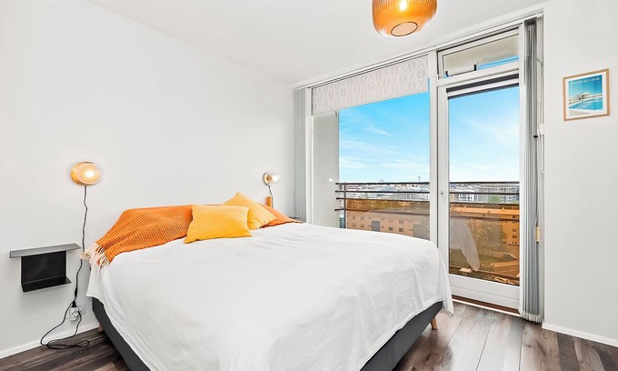 Heimar Apartment | Cozy 3-bedroom apartment in beautiful Reykjavík with WiFi & mountain views