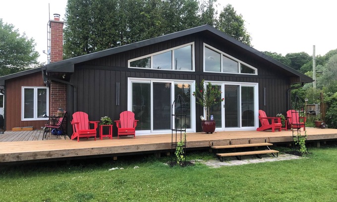 Turkey Point House | Cozy 3-Bedroom Cottage in Turkey Point, close to beach, hiking & biking trails