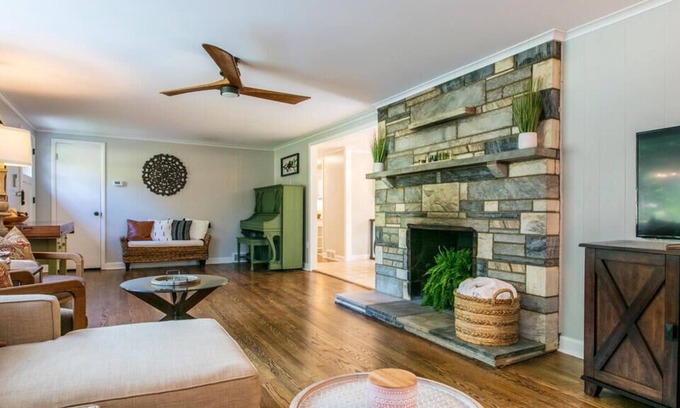 Candler Cottage | Cozy 3 Bedroom Cottage 12 Minutes from Downtown AVL