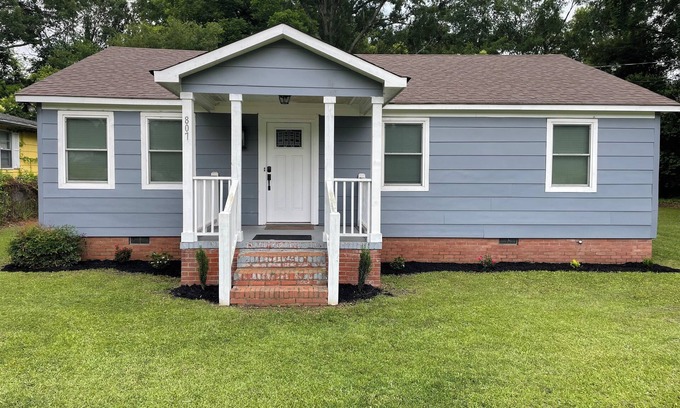 Camden House | Cozy 3-bedroom house in pleasant Camden with AC