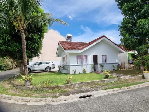 Oton House | Cozy 3-bedroom townhouse with free parking