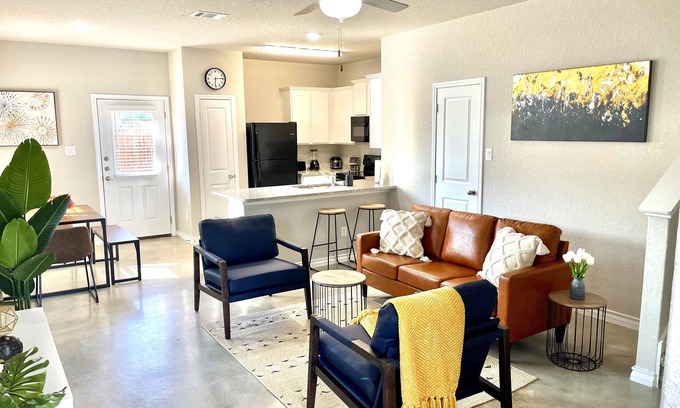 San Antonio House | Cozy 3 Bedrooms for 6 Guests