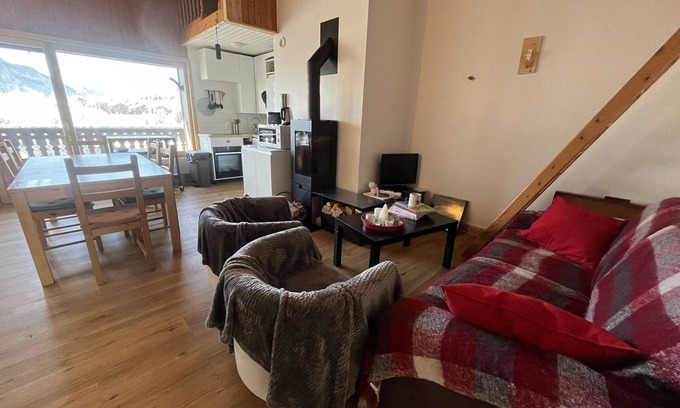Les Carroz-d'Araches Apartment | Cozy 3-Room Chalet + Mezzanine, Wood Stove, Parking, Near Center