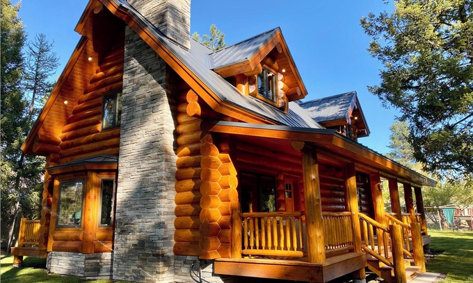 Seeley Lake Cabin | Cozy 4-bedroom Cabin, Sleeps 9, in beautiful Seeley Lake