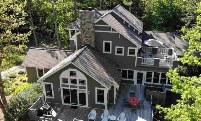 Glen Arbor House | Cozy 4-bedroom house in enchanting Glen Arbor with AC, WiFi