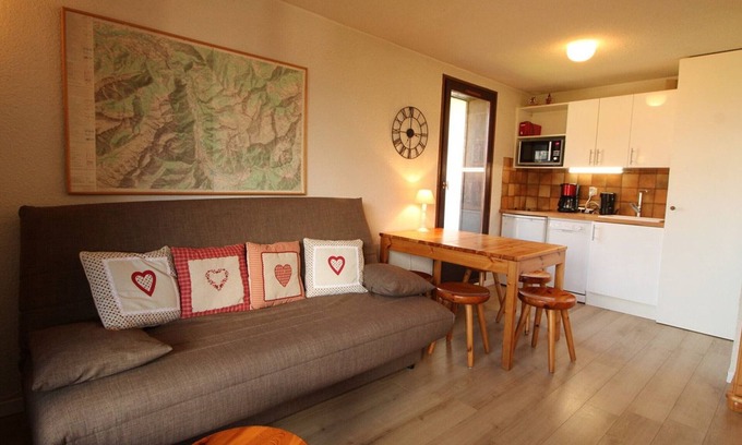 Les Carroz-d'Araches Apartment | Cozy 5-Person Apartment with Garage at Ski Slopes - Near Village, Free Shuttle