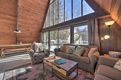 Wilmington House | Cozy A-Frame Cabin with Pool Table 8 Mi to Mt Snow!
