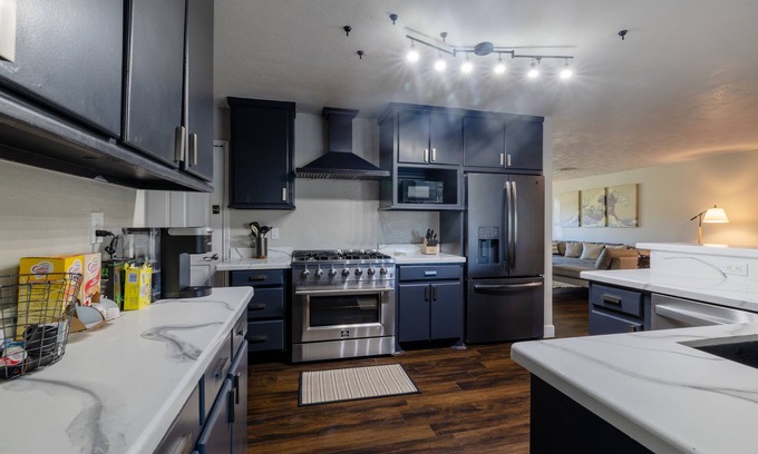 Tomball House | Cozy abode located in the serene Willow Forest of Tomball, Texas