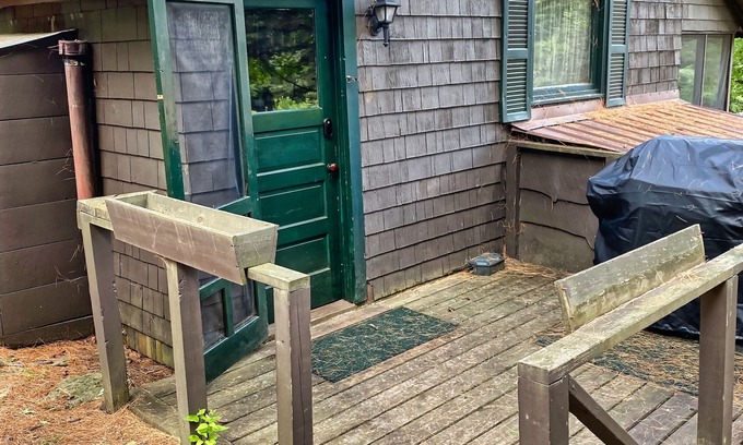 Long Lake Cabin | Cozy Adirondack cottage with Beach access on scenic Raquette Lake, NY.
