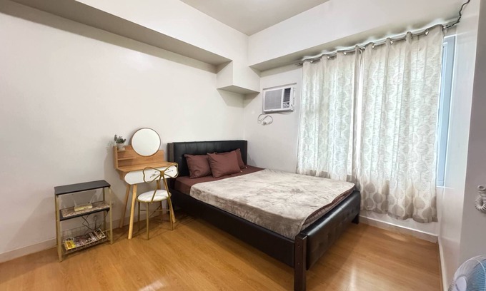 Ermita Condo | Cozy, Affordable place in Ermita with free gym and pool