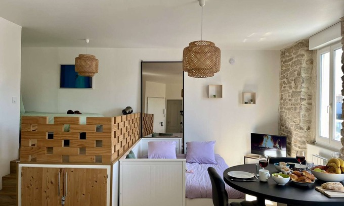 Vannes Apartment | Cozy and bright accommodation with exposed stonework – Étang au Duc