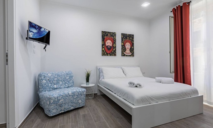 Borgo Vecchio Apartment | Cozy and modern apartment of about 40 sq m, able to accommodate up to 3 people, located on the 1st floor of a renovated building with no lift. The property is located in the center (NO ZTL - Traffic Restricted Area), just a 5-minute walk from the Politea