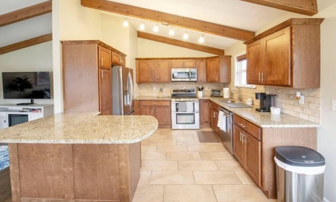 Prairie Village House | Cozy and Quiet 3 BR, 2 BA Home in Prairie Village - Pet Friendly