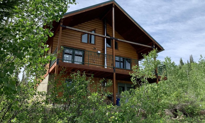 Craig Cabin | Cozy and quiet! Willow Creek Mountain Cabin with nature all to yourself!