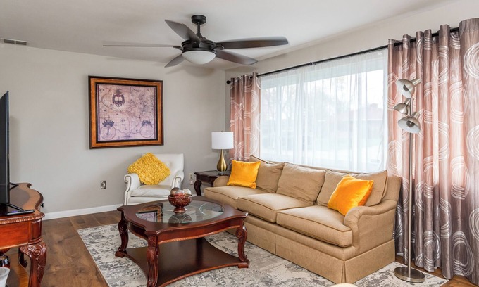 Kettering House | Cozy and relaxing 2br w/private back patio for outdoor dining