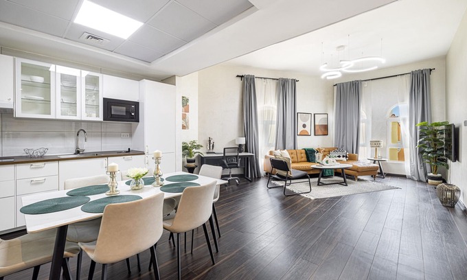 Discovery Gardens Apartment | Cozy and spacious apartment- 5min walk to metro