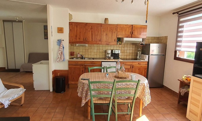 La Salle-les-Alpes Apartment | Cozy apartment with piste access, 2 bedrooms, shuttle, pet-friendly