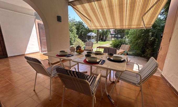 Capitana Apartment | Cozy apartment of 70 sqm located on two levels, can accommodate up to 5 people. The accommodation is located in the beautiful town of Quartu Sant'Elena, area served by all the main services: bars, restaurants, supermarkets and pharmacy.8 minutes walk fro