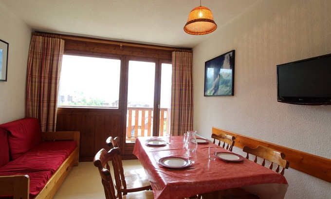 Lanslevillard Apartment | Cozy Apartment for 5 in Val Cenis Le Haut, Near Slopes and Amenities