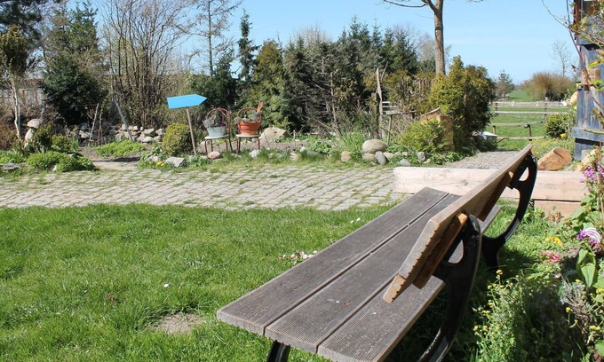 Neu Bartelshagen Apartment | Cozy Apartment in Buschenhagen with Sauna