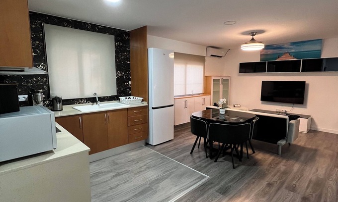 La Malva-rosa Apartment | Cozy apartment in El Cabanyal, close to Patacona beach