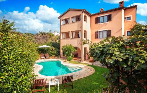 Vinkuran Apartment | Cozy Apartment In Pula With Wifi